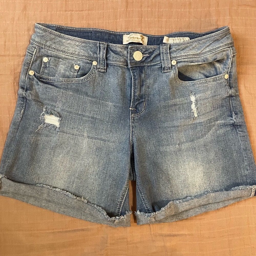 Seven7 Distressed Blue Jean Shorts - Sexy Relaxed Fit Sz 10